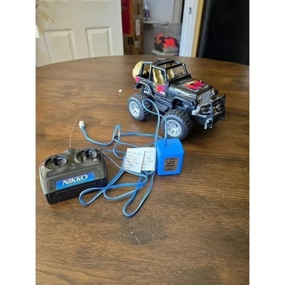 Vintage NIKKO Jeep Wrangler RC Includes Original Remote & Battery‎ Good Shape